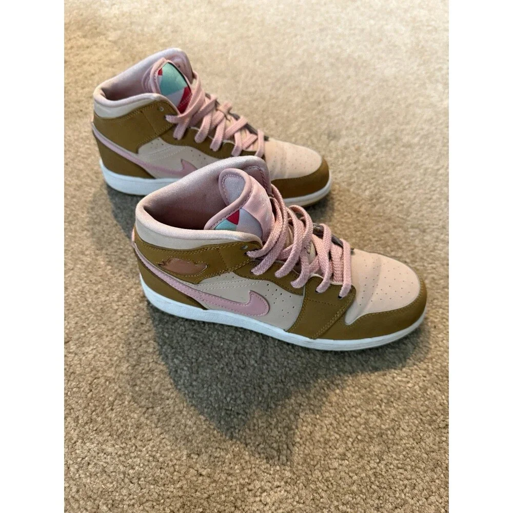 Grade School Jordan 1 Mid Retro Bunny Style Code 724072-730 Size 5.5Y No Box